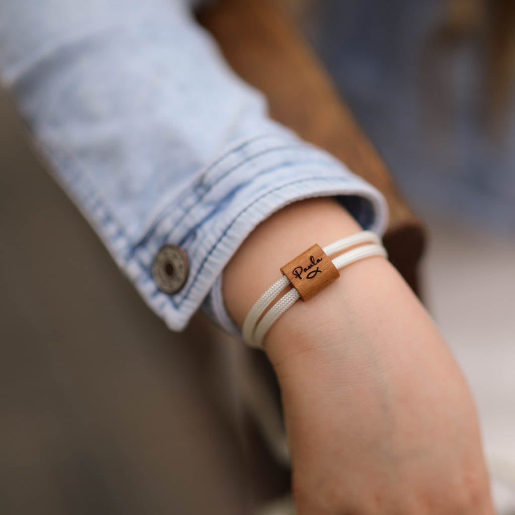 myjori Segeltauarmband mit graviertem Holzschieber