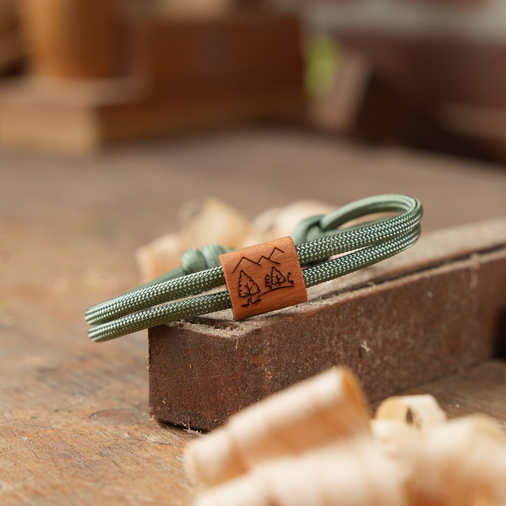 myjori Outdoor-Armband | Segeltauarmband mit Gravur – Berglandschaft