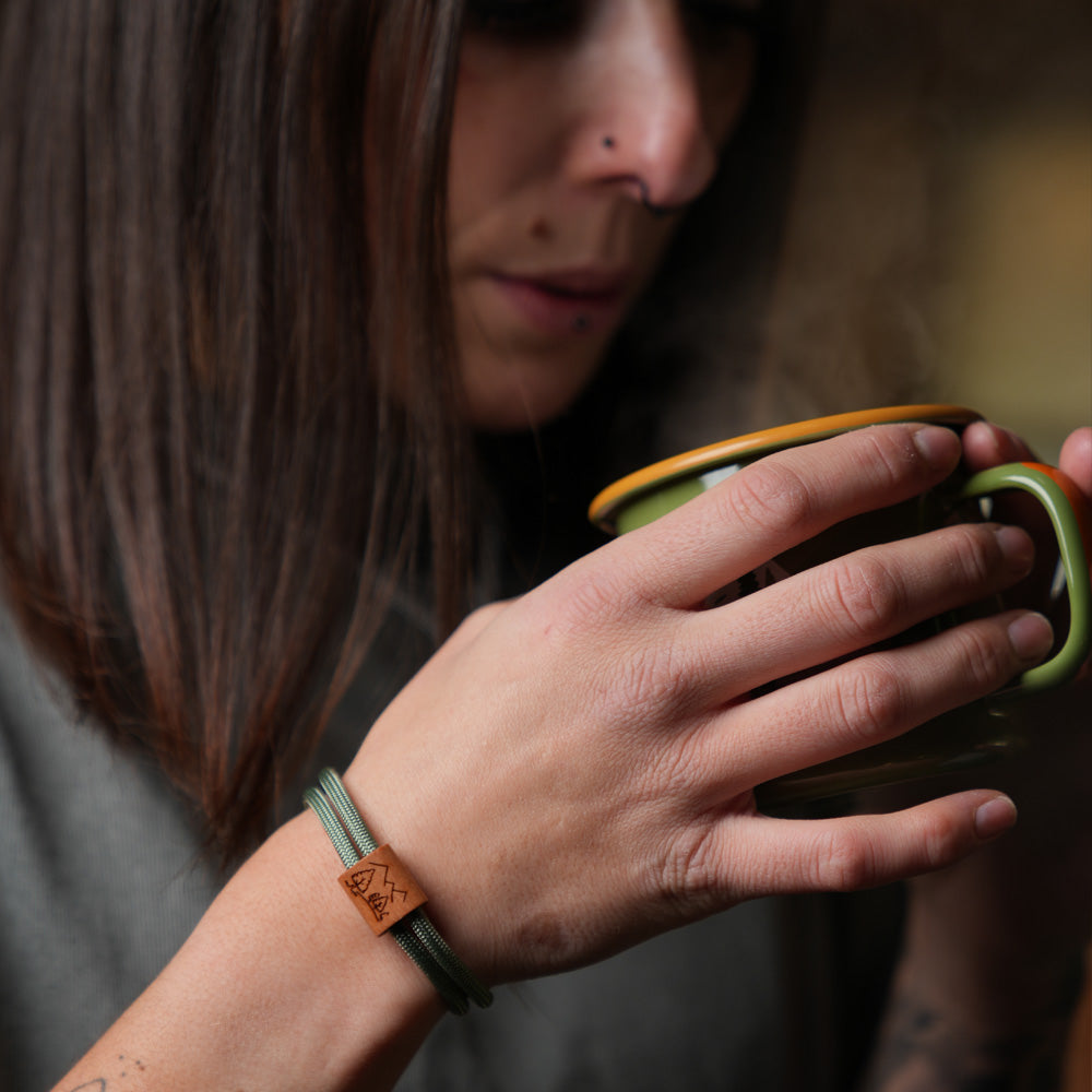 myjori Outdoor-Armband | Segeltauarmband mit Gravur – Berglandschaft